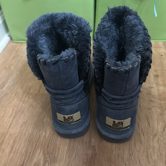 Lamo faux fur lined boots - Picture 2 of 5